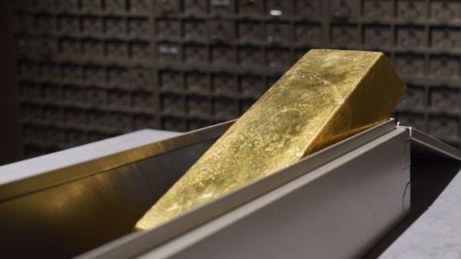 Gold and silver safe deposit box