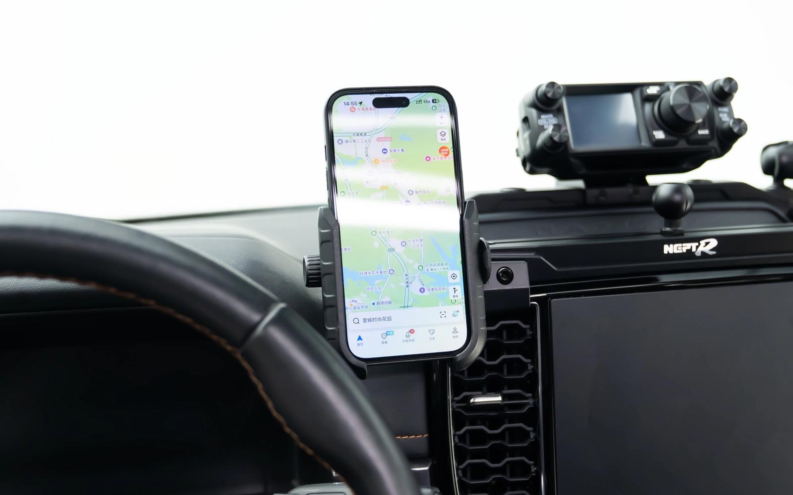 A frame that grips the screen's edges. The phone stays readable on a gravel road.