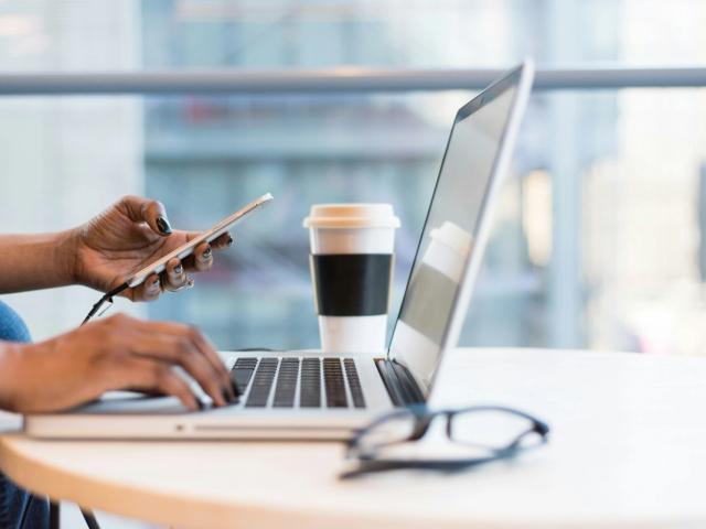 Webhotell for bedrifter: Faktorer som faktisk påvirker synlighet og salg – Marketin