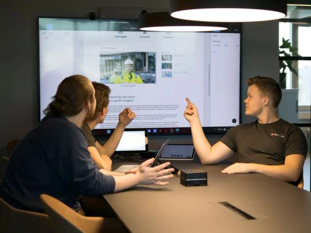Marketin sitter med Google-markedsføring
