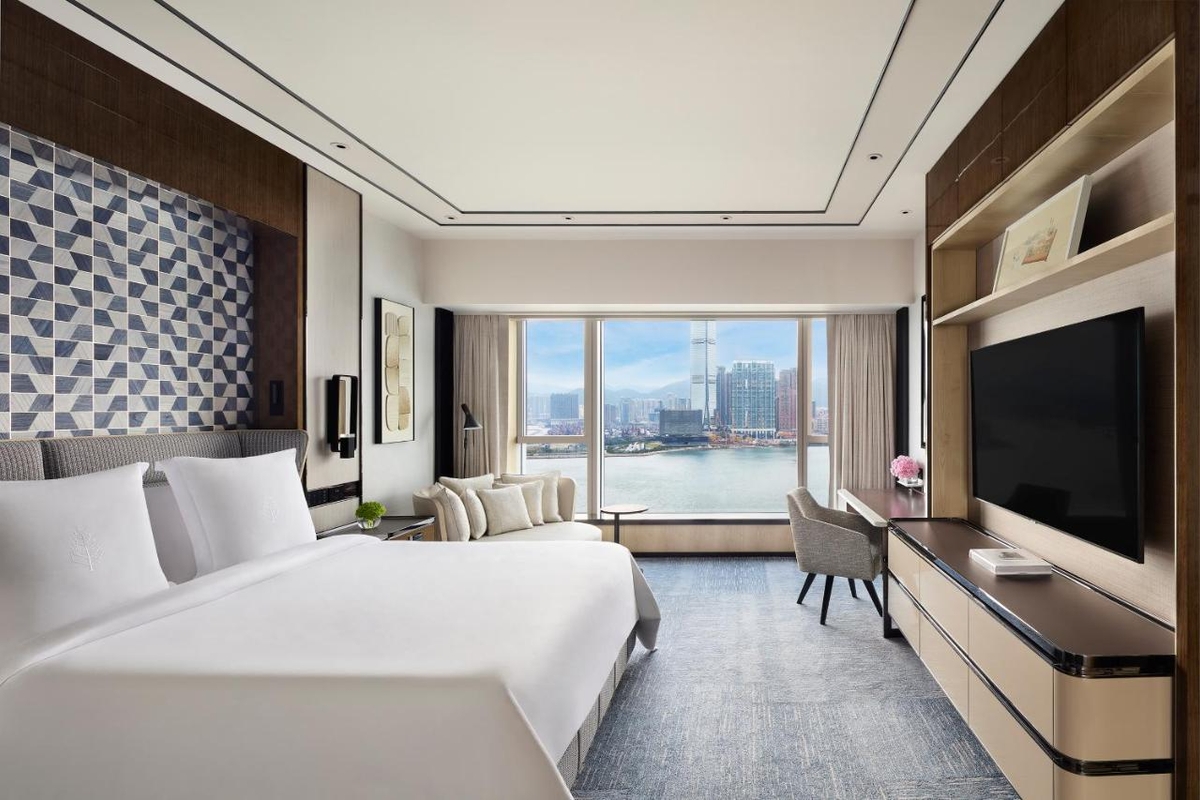 Four Seasons Hotel Hong Kong