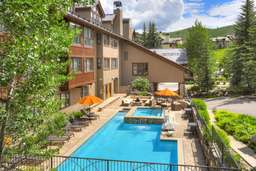 The Osprey at Beaver Creek, a RockResort Image 7