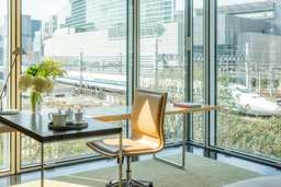 Four Seasons Hotel Tokyo at Marunouchi Image 5