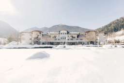 Alpenpalace Luxury Hideaway & Spa Retreat Image 4