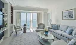 Four Seasons Hotel Doha Image 8