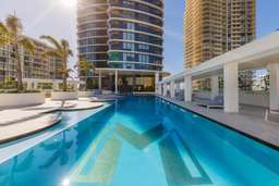 Meriton Suites Surfers Paradise Image 6