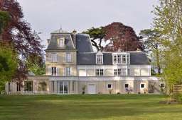 Chateau La Cheneviere Image 8