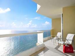 Acqualina Resort and Residences Image 7