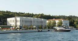 Four Seasons Hotel Istanbul at the Bosphorus Image 8