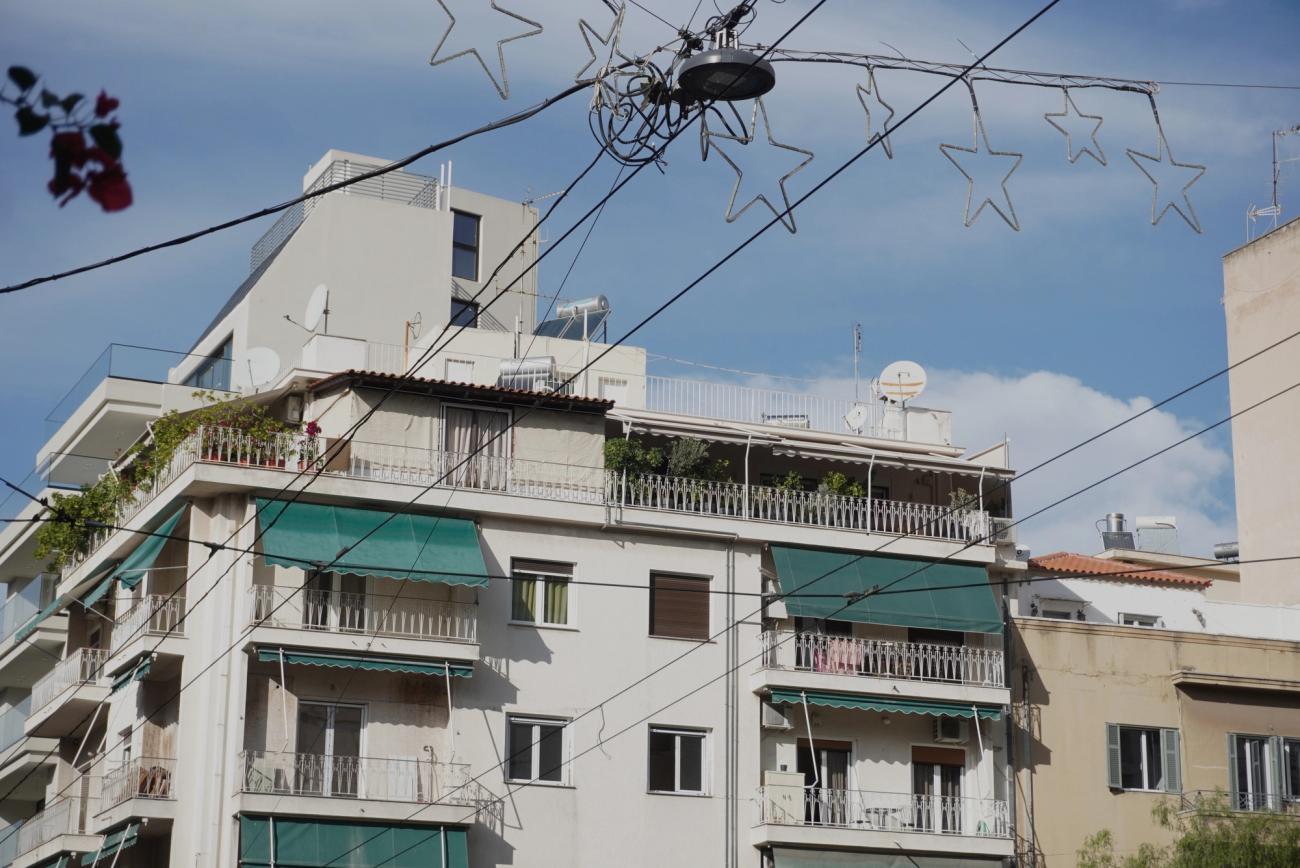 View from the street. The enclosed balcony is integrate aesthetically with the existing building.