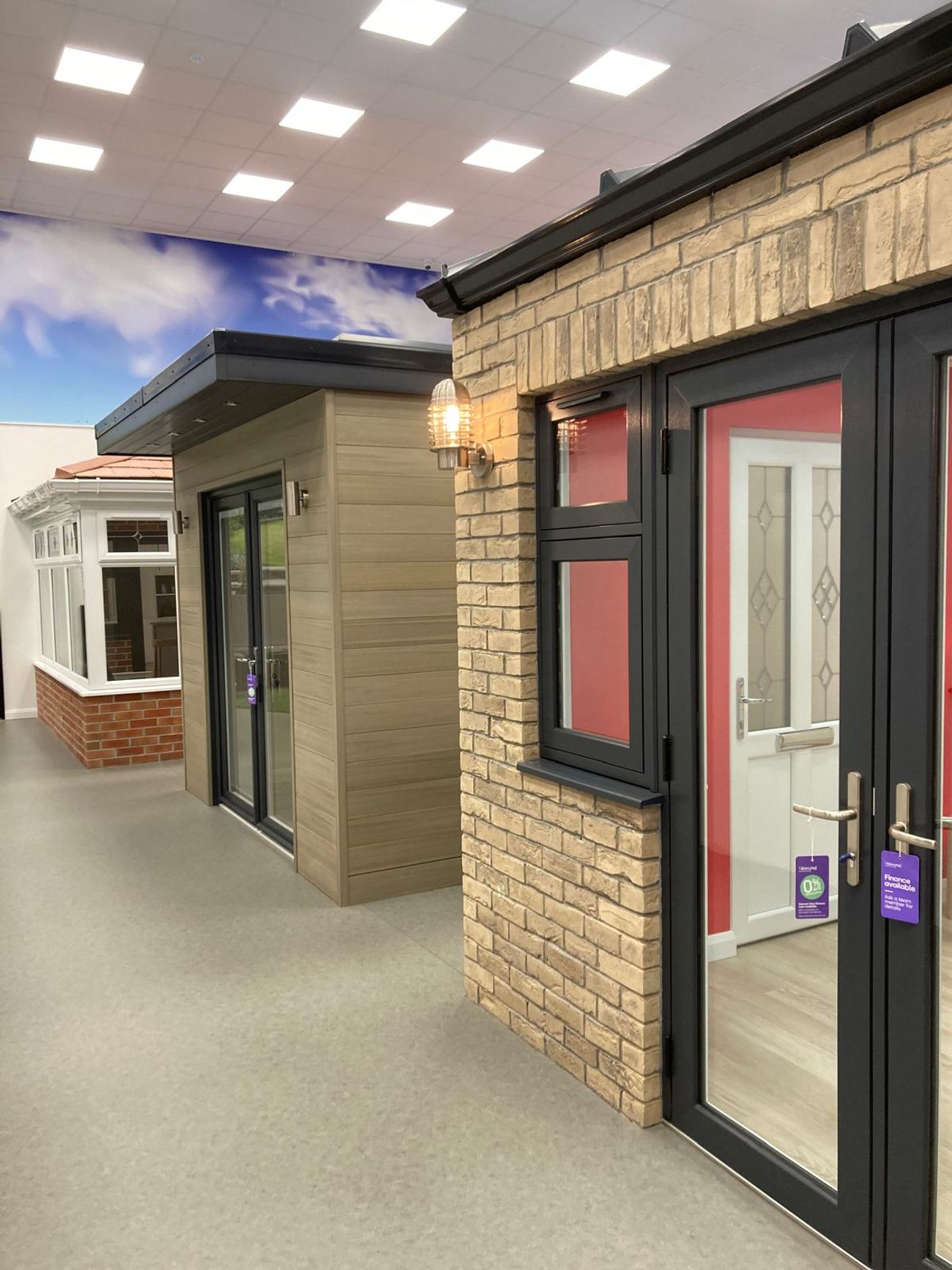 Showroom of a company specialised on home extensions in Cardiff, photo: Lucas-Andrés Elsner