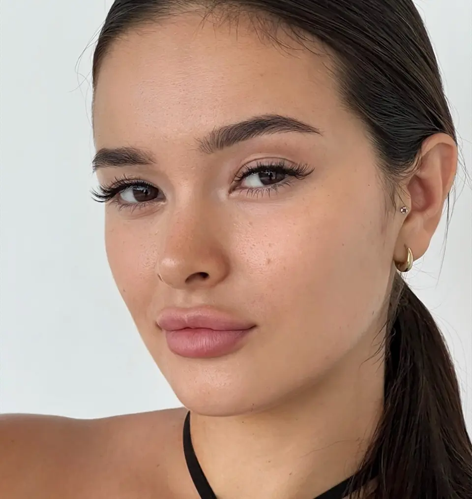 eyelash extension treatment