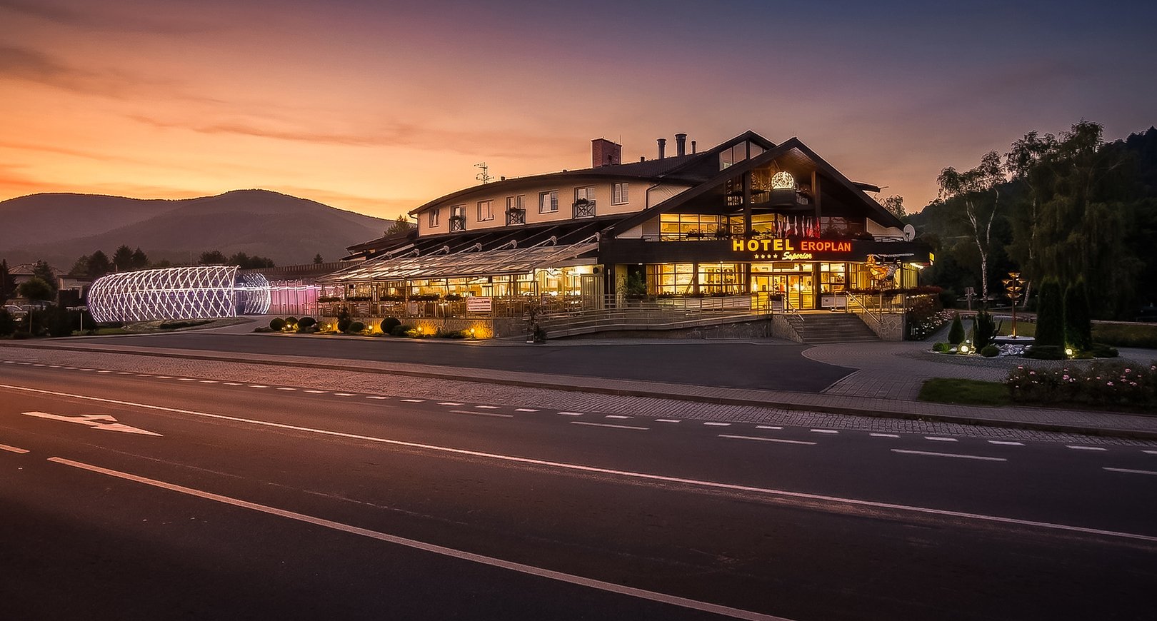 Hotel Eroplán — exteriér