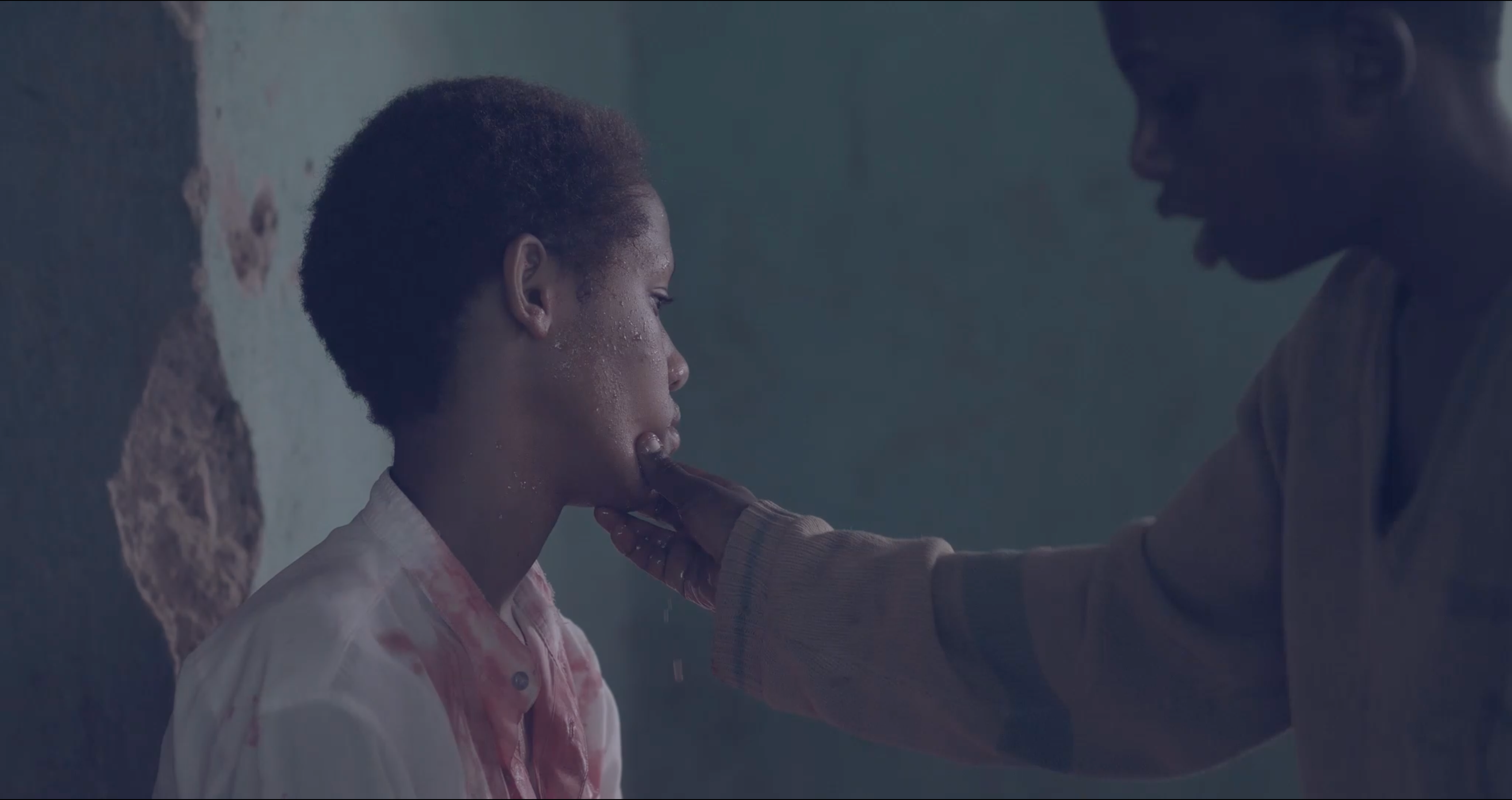 Luna — still 4