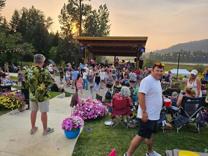 Crowds enjoy the summer sunset and Jam Shack at the Blue Heron