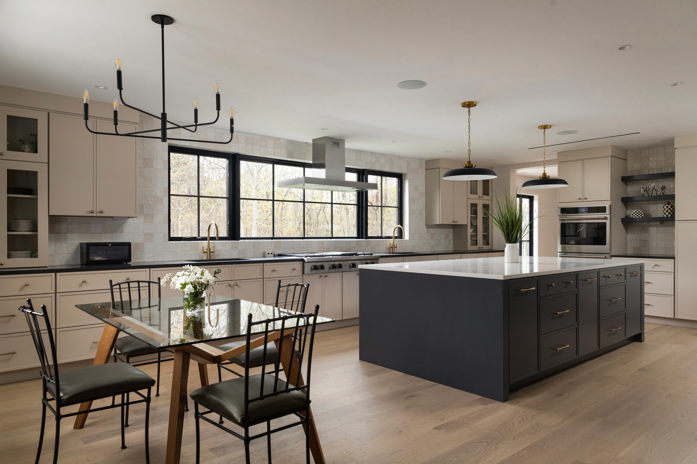 CNC, Elevated kitchen