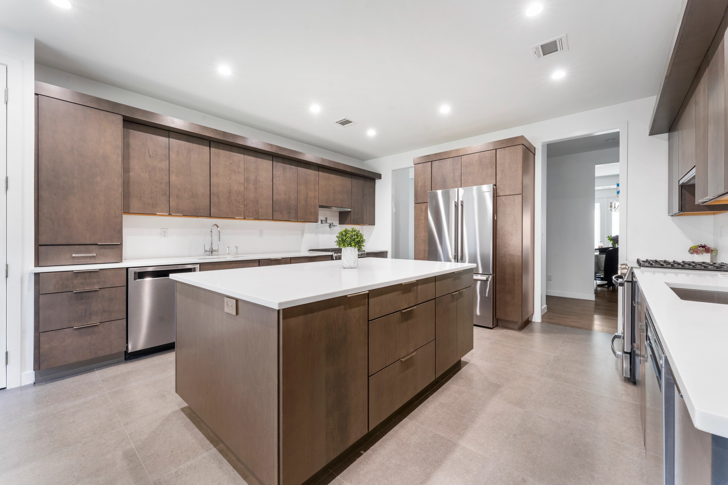 Real Wood, Modern Lines kitchen