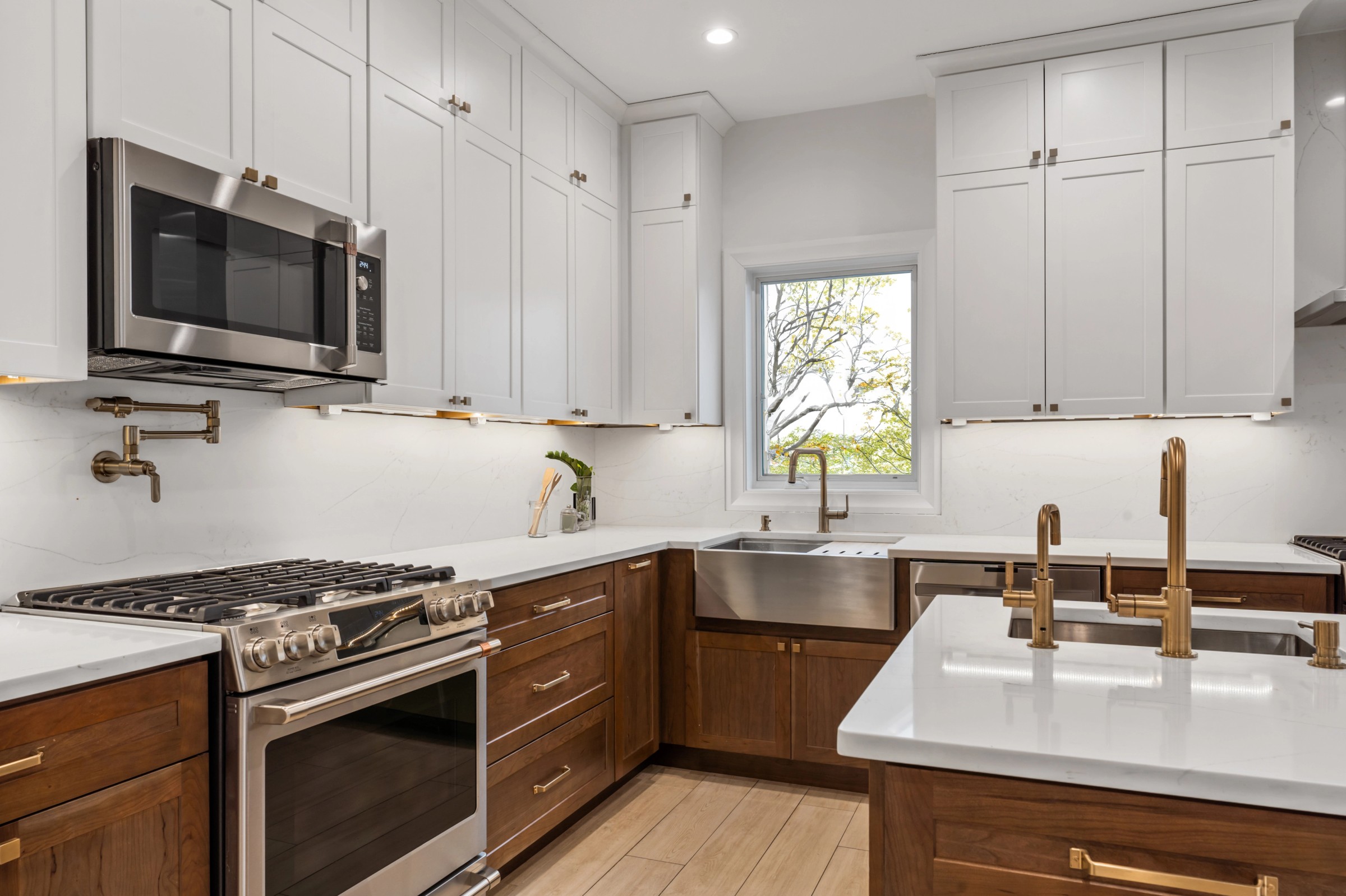 Warm Contrast, Clean Design kitchen