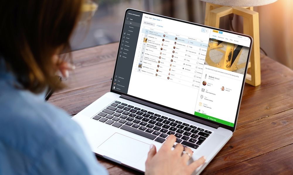 Multifamily property manager uses SmartRent Manager to assign maintenance tasks.