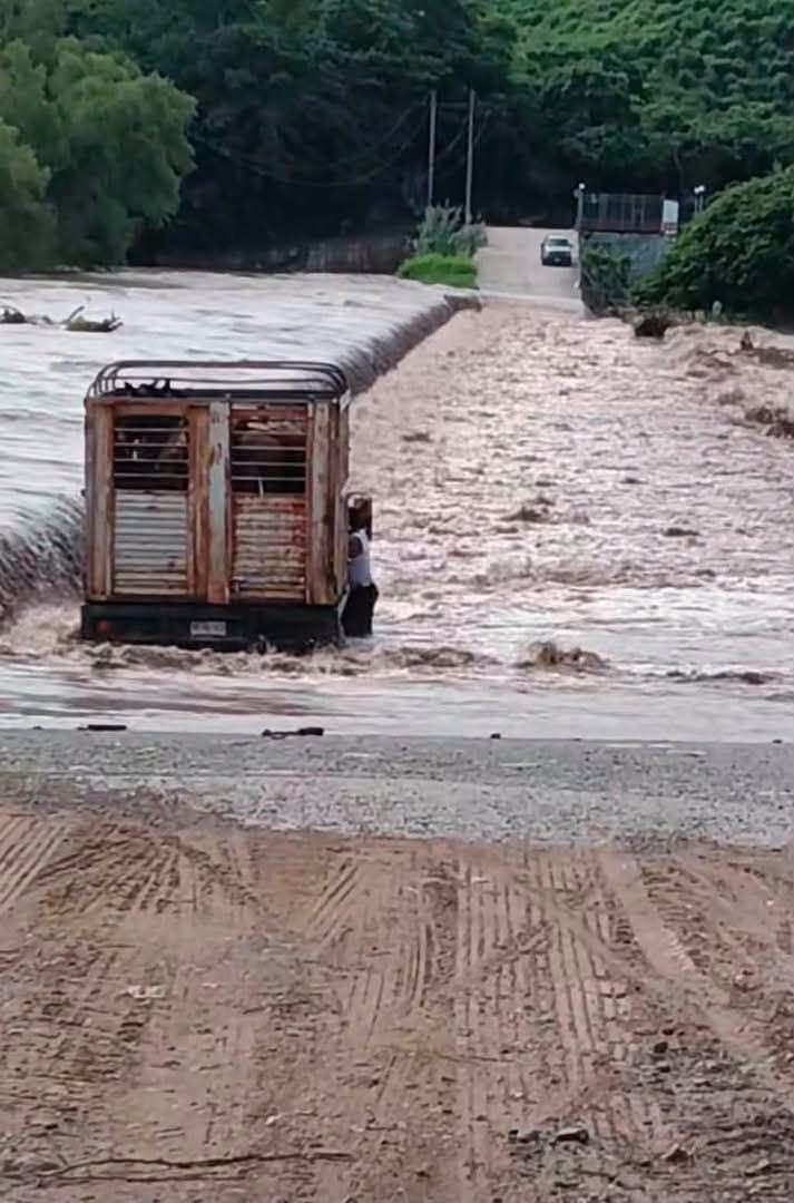 OTRA VEZ LA IMPRUDENCIA PONE EN RIESGO VIDAS EN LA PRESA DEL CAPOMO