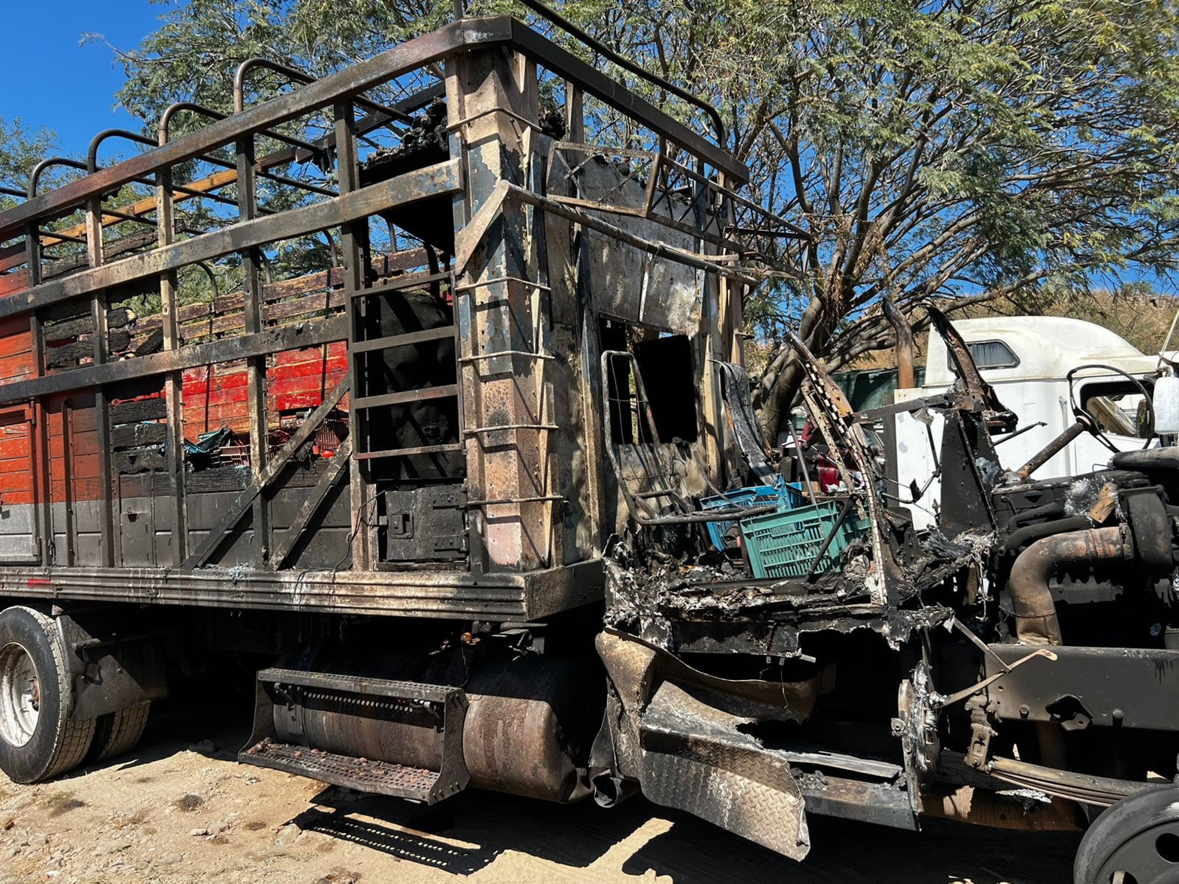 TRAILER QUEMADO DE DON ALBERTO 