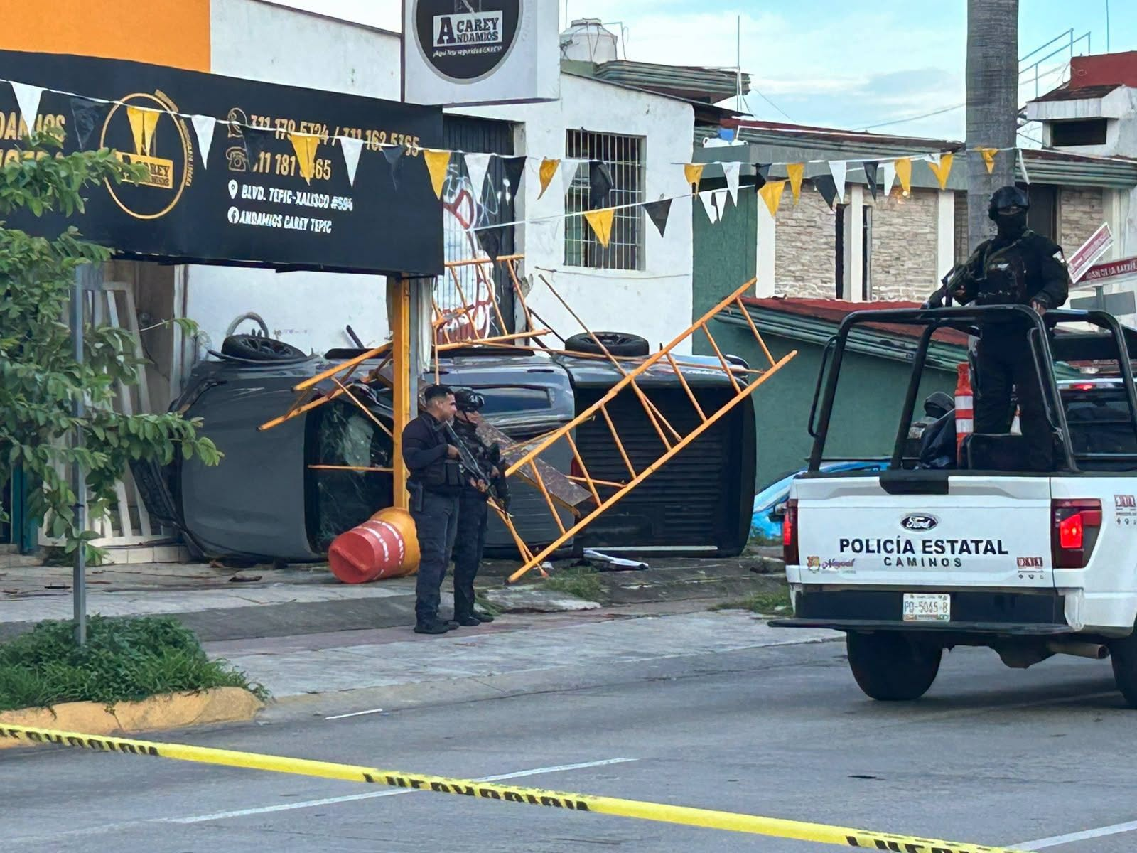HIEREN A UN HOMBRE A BALAZ0S EN EL BOULEVARD TEPIC–XALISCO