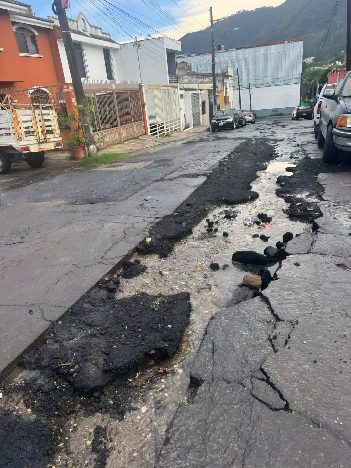 ARREGLAN CALLE Y DURA SOLO UN DIA