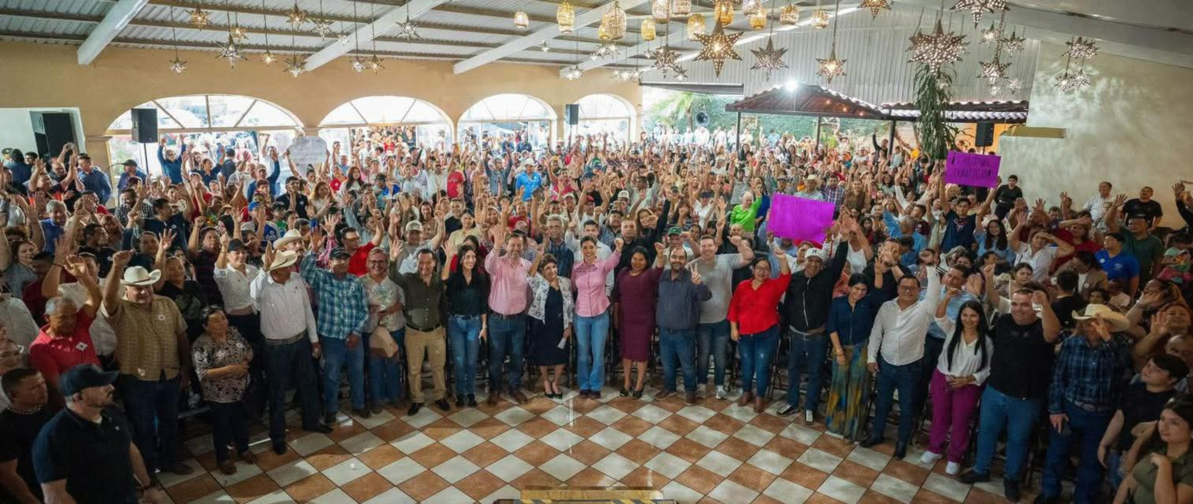 CONTINUAN LOS ACTOS DE CAMPAÑA ANTICIPADA DISFRAZADOS DE INVITACIONES