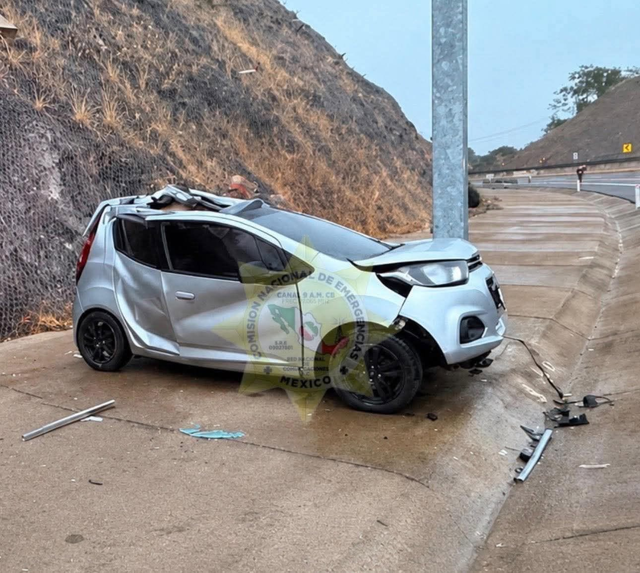 TRAGEDIA EN LA AUTOPISTA COMPOSTELA–PUERTO VALLARTA; UNA PERSONA PIERDE LA VIDA