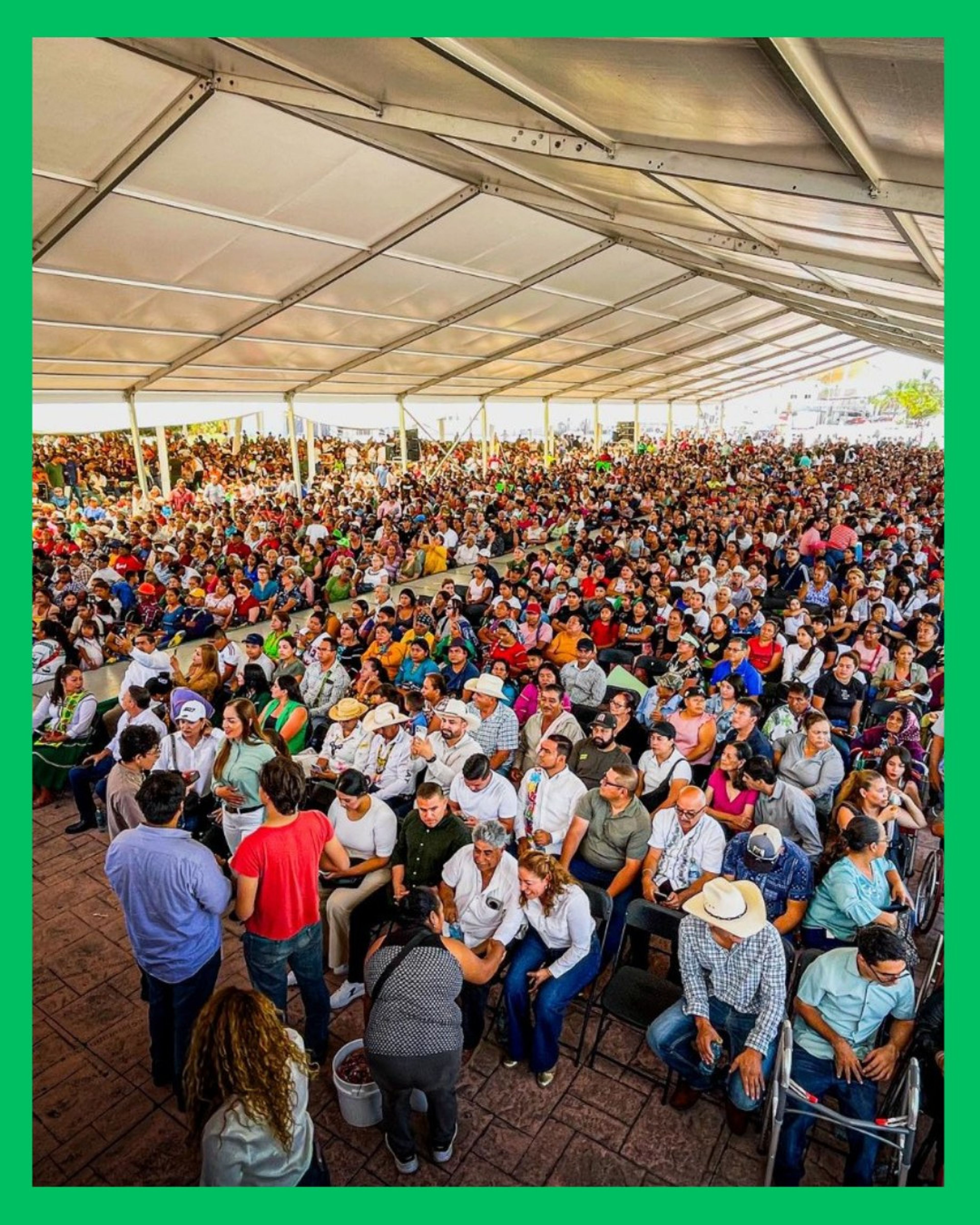 🚨👥 MILES DE PERSONAS SE REÚNEN EN LA EXPLANADA DE LA FERIA PARA ASAMBLEA DE JASMÍN BUGARÍN