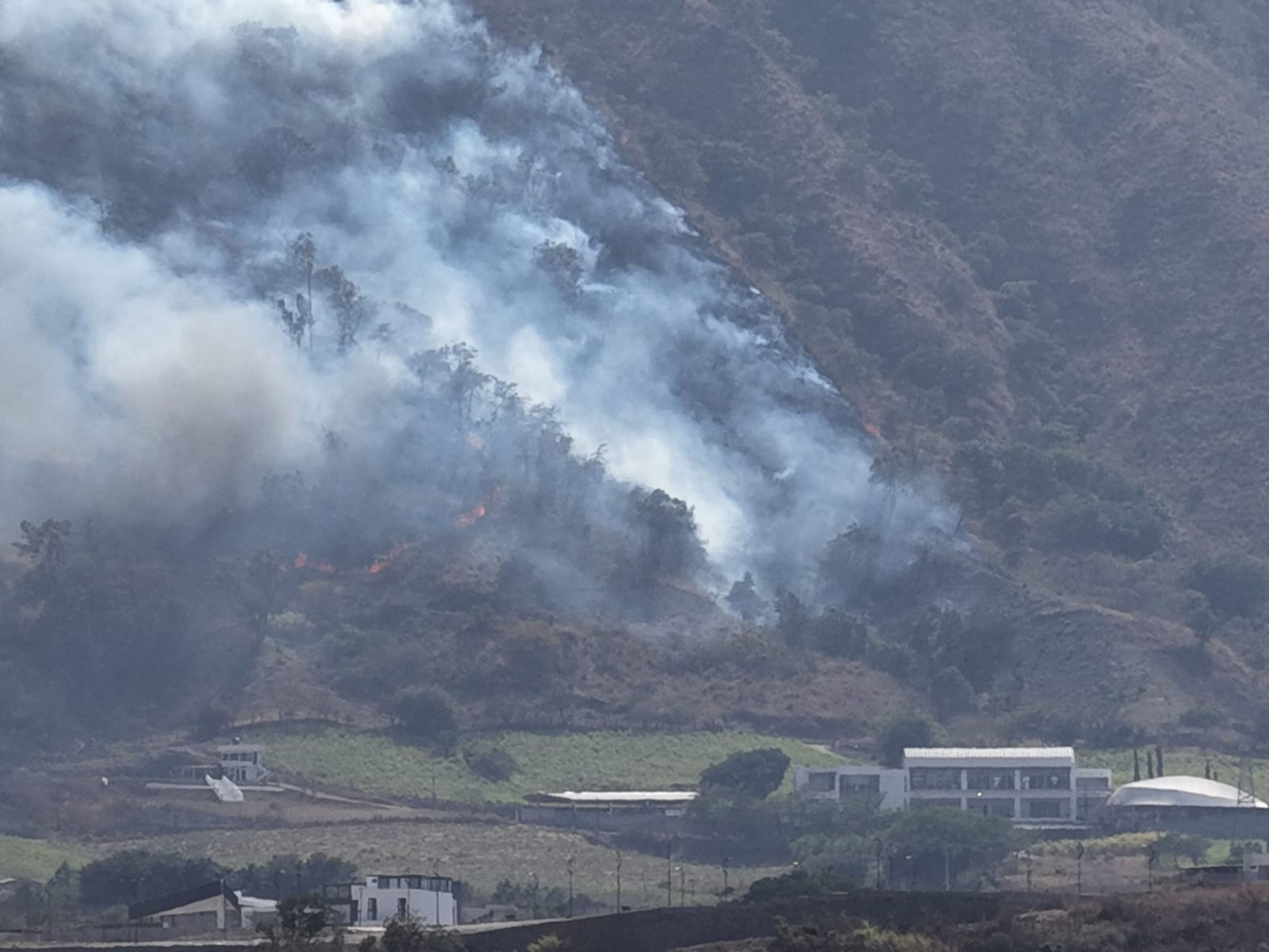 AHORA INCENDIO EN EL SAN JUAN