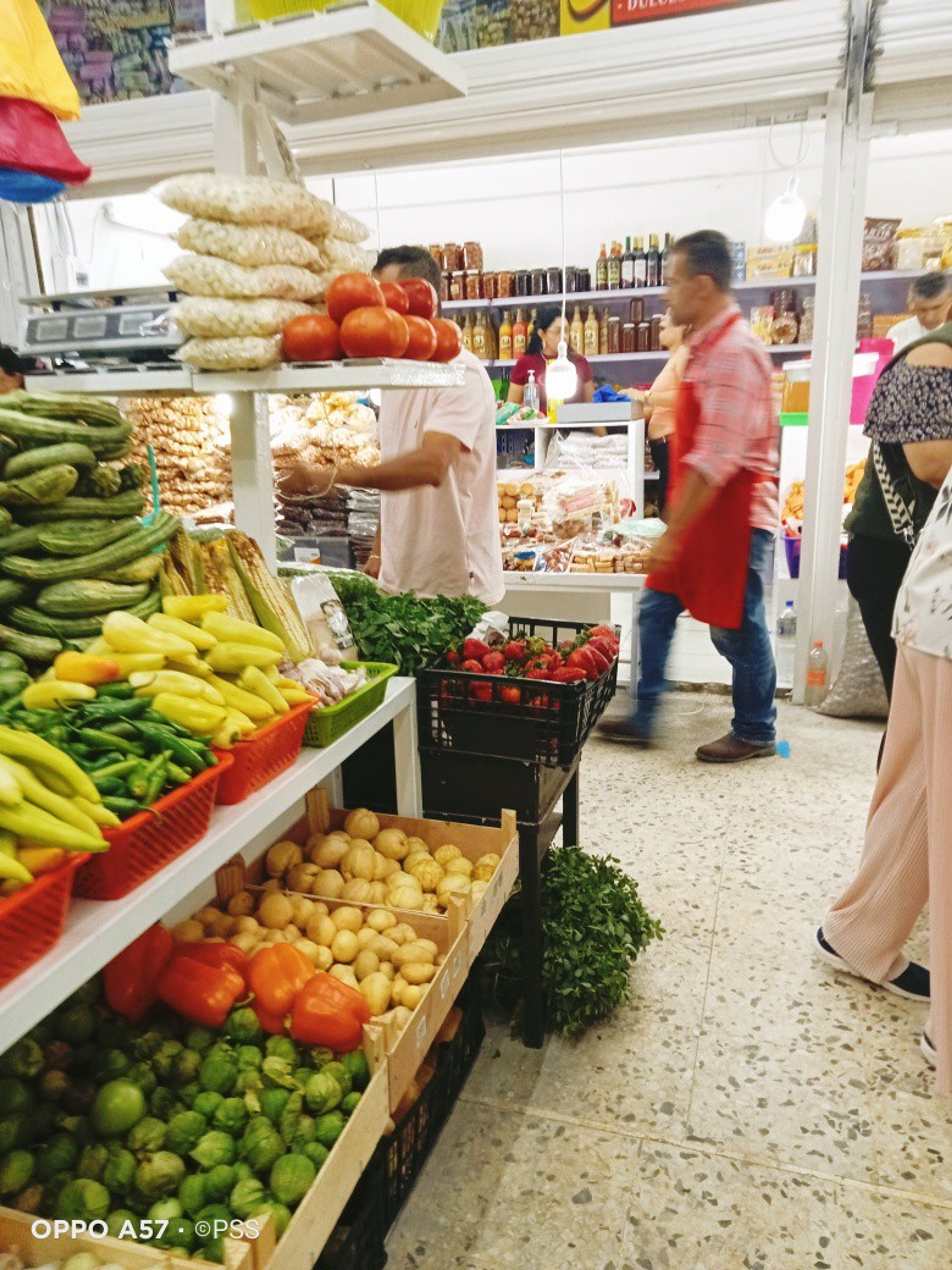 MERCADO JUAN ESCUTIA RENACE TRAS INCENDIO