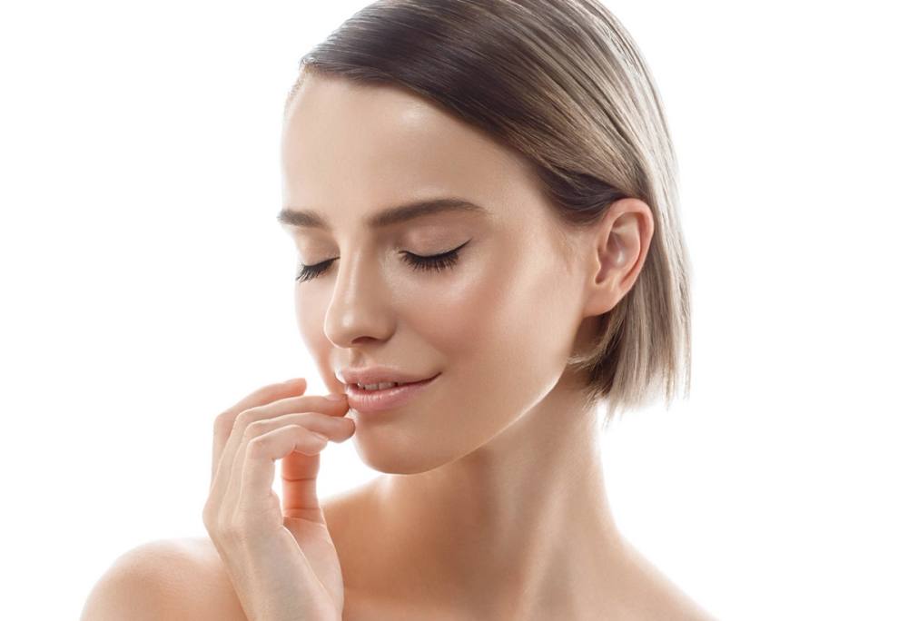 Op. Dr. Muammer Kaya is providing information about lip filler