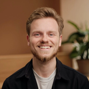 Portrait photo of Simen Strøm Braaten