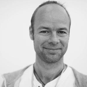 Portrait photo of Bob van Oort