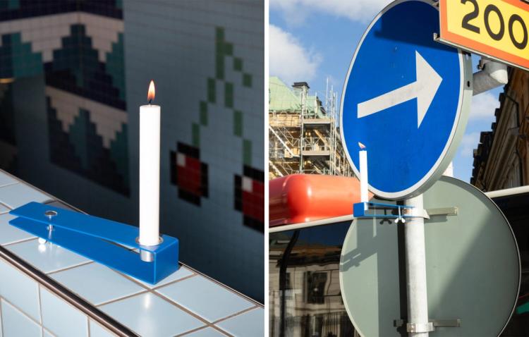 Tvådelad bild av en blå ljushållare med tänt vitt ljus: på en kaklad kant i tunnelbanan och fastklämd på en vägskyltstolpe.