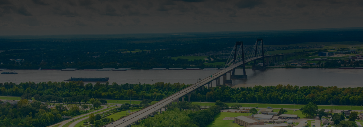 Louisiana highway going across Mississippi River