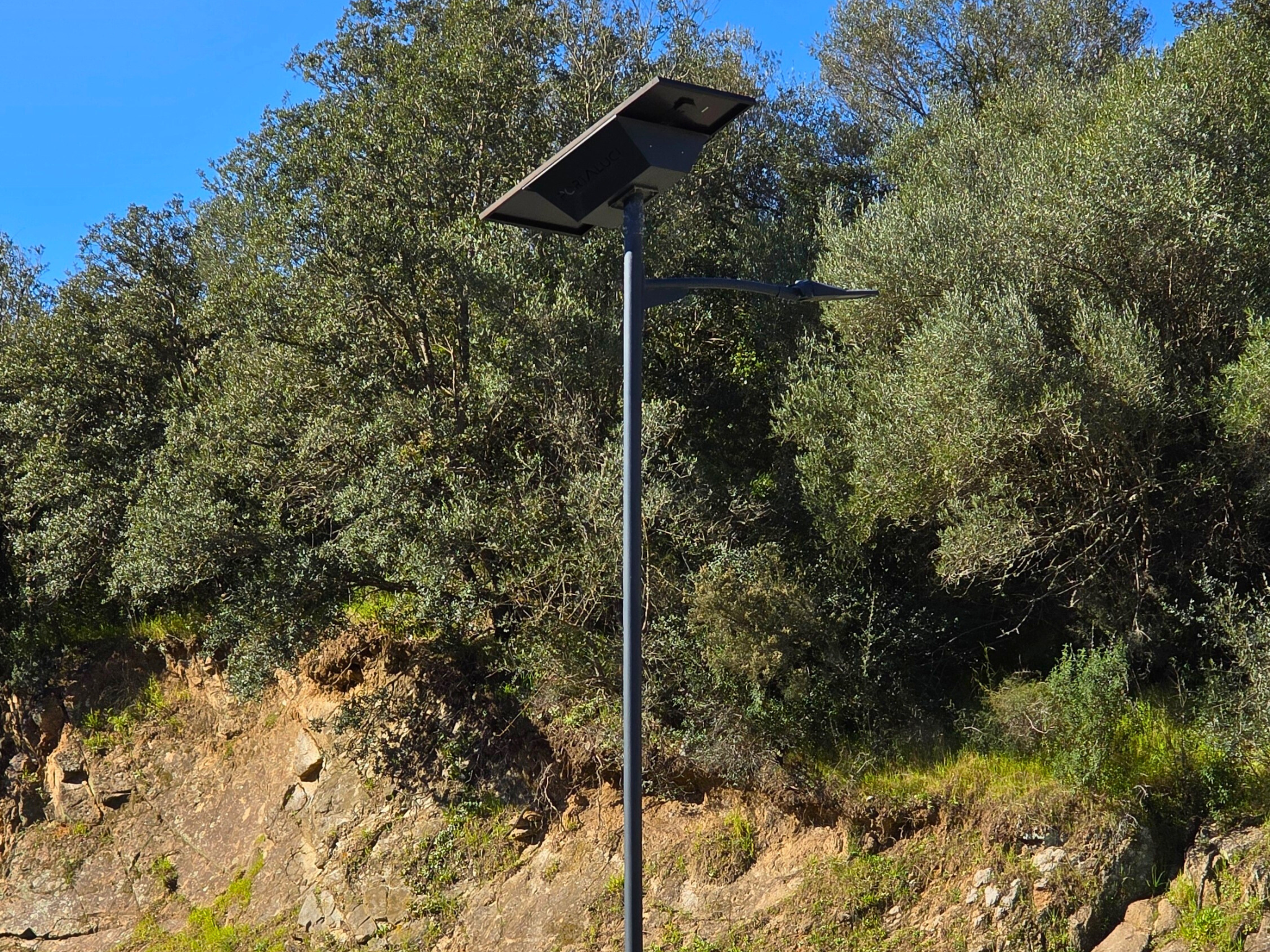 Eclairage routier solaire pour Olmeto