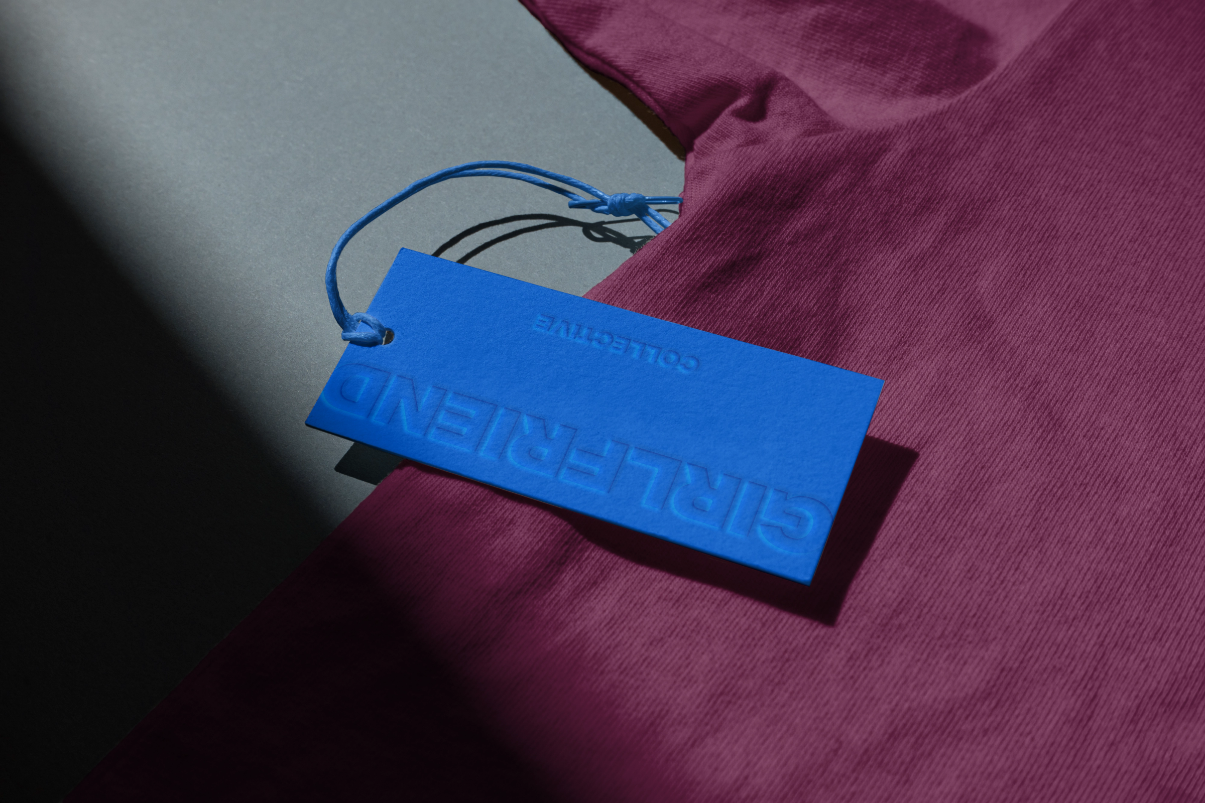 We designed an expressive, fashion-forward logo.