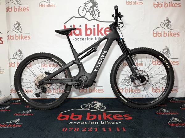 NEUWERTIG! Canyon Spectral ON CF 8.0, 900WH, GARANTIE!