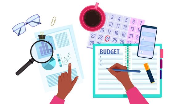 woman offering financial advice