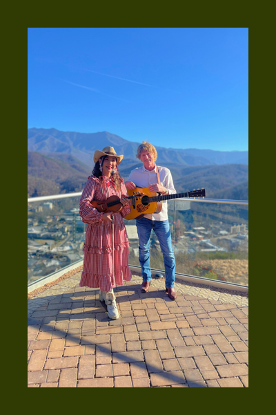 Live music by Richard Bennett and Fiddlin' Leona