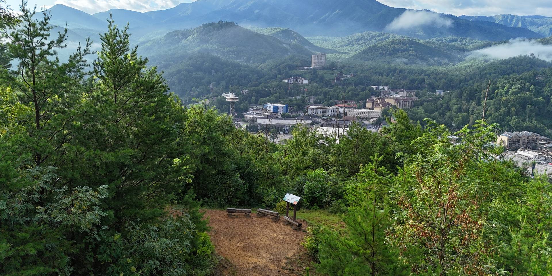 A view of the great Smoky Mountains from the SkyPark's hiking trails.