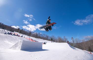 Competition team member doing a grab