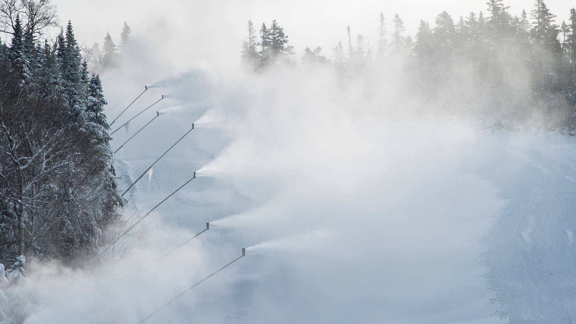 Snowmaking at Loon Mountain