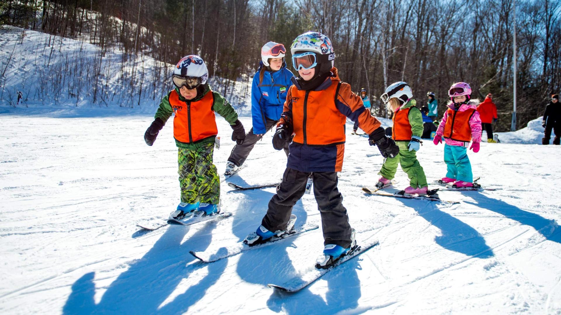 kids learning to ski