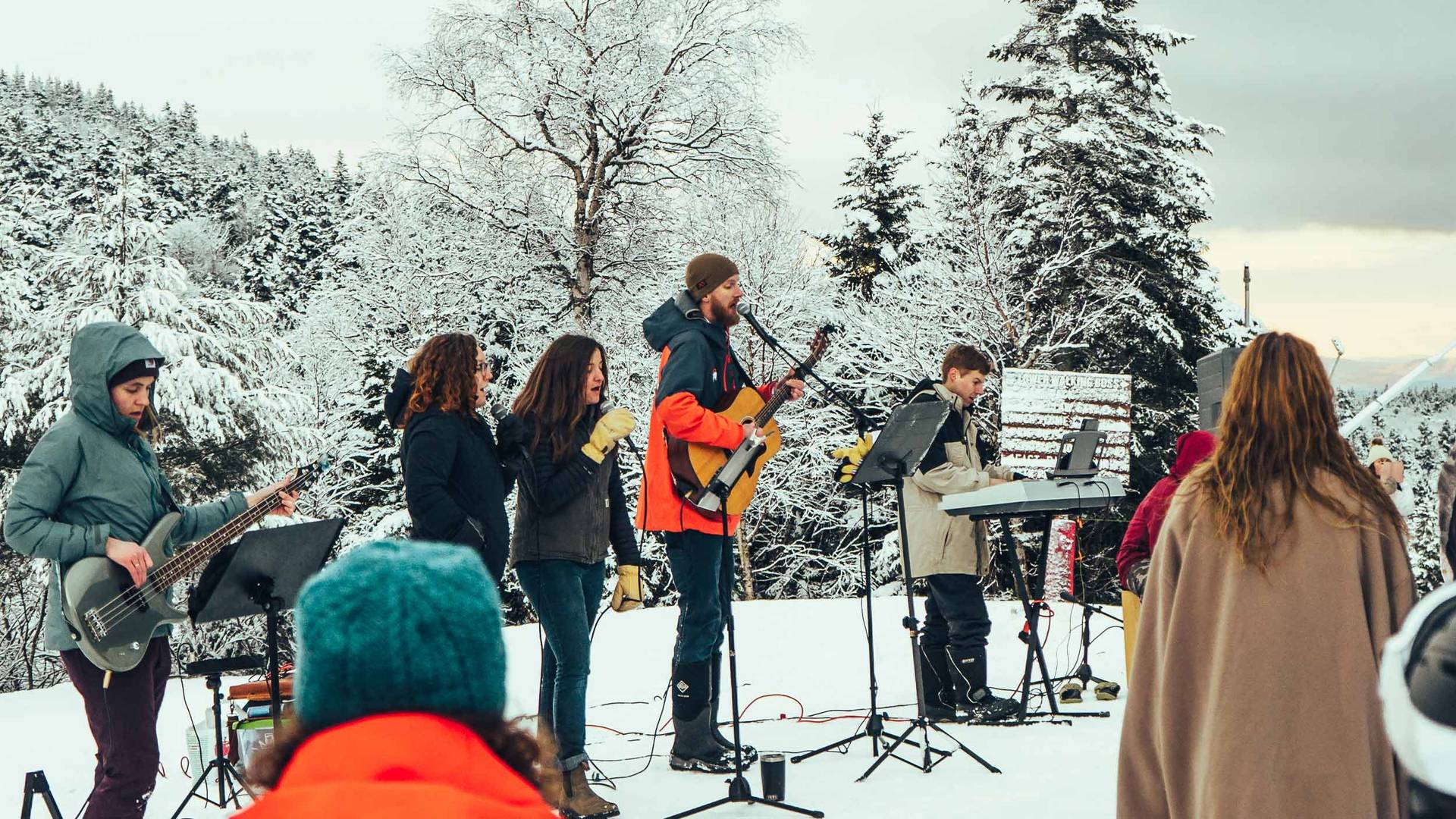 Loon Mountain Ministry leading a song