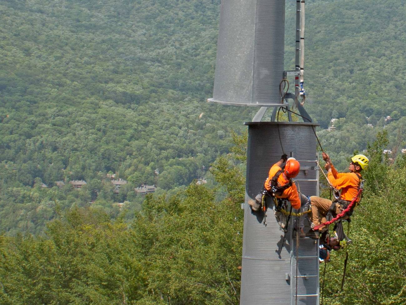 Kancamagus 8 tower installation.