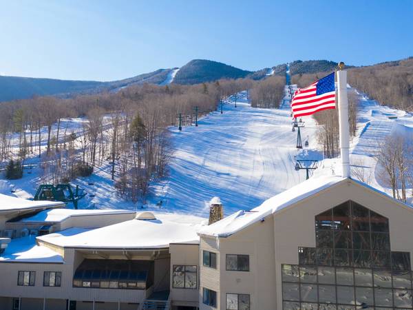 Loon winter drone image of Octagon lodge.