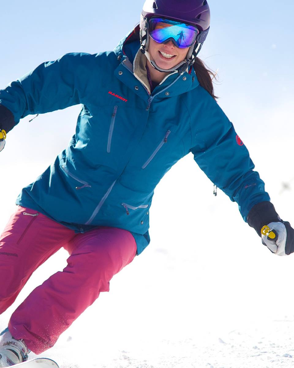 Woman advanced skier